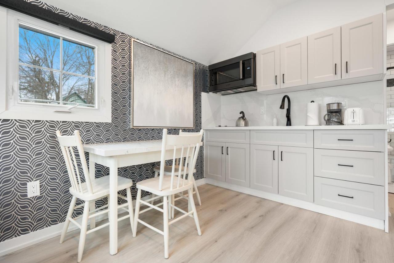 Luxe Lodges On Lake Erie Port Dover Exterior foto