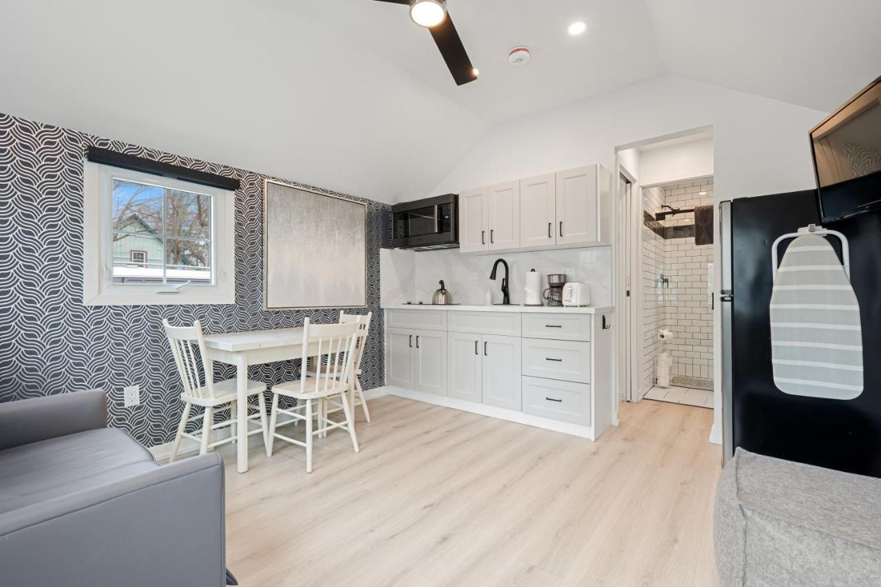 Luxe Lodges On Lake Erie Port Dover Exterior foto