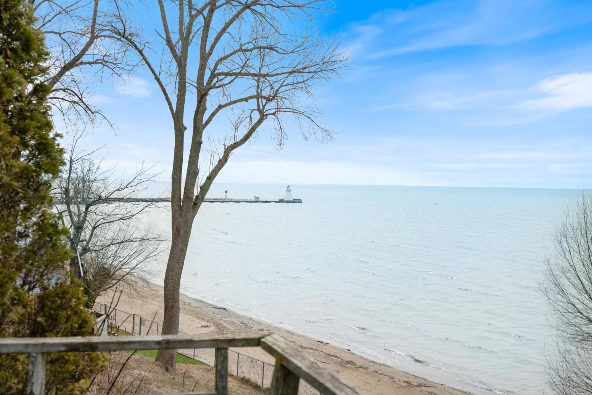 Luxe Lodges On Lake Erie Port Dover Exterior foto